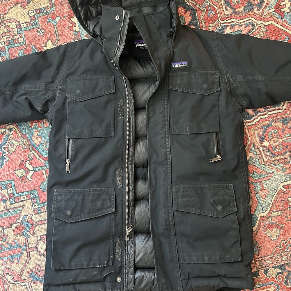 Men's Patagonia Thunder Cloud Down Parka - Black / Size Small